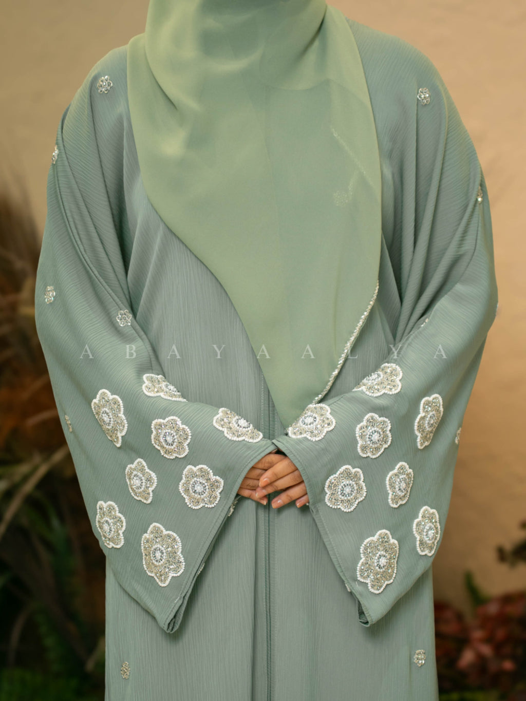 (PRE-ORDER) Haifa Abaya