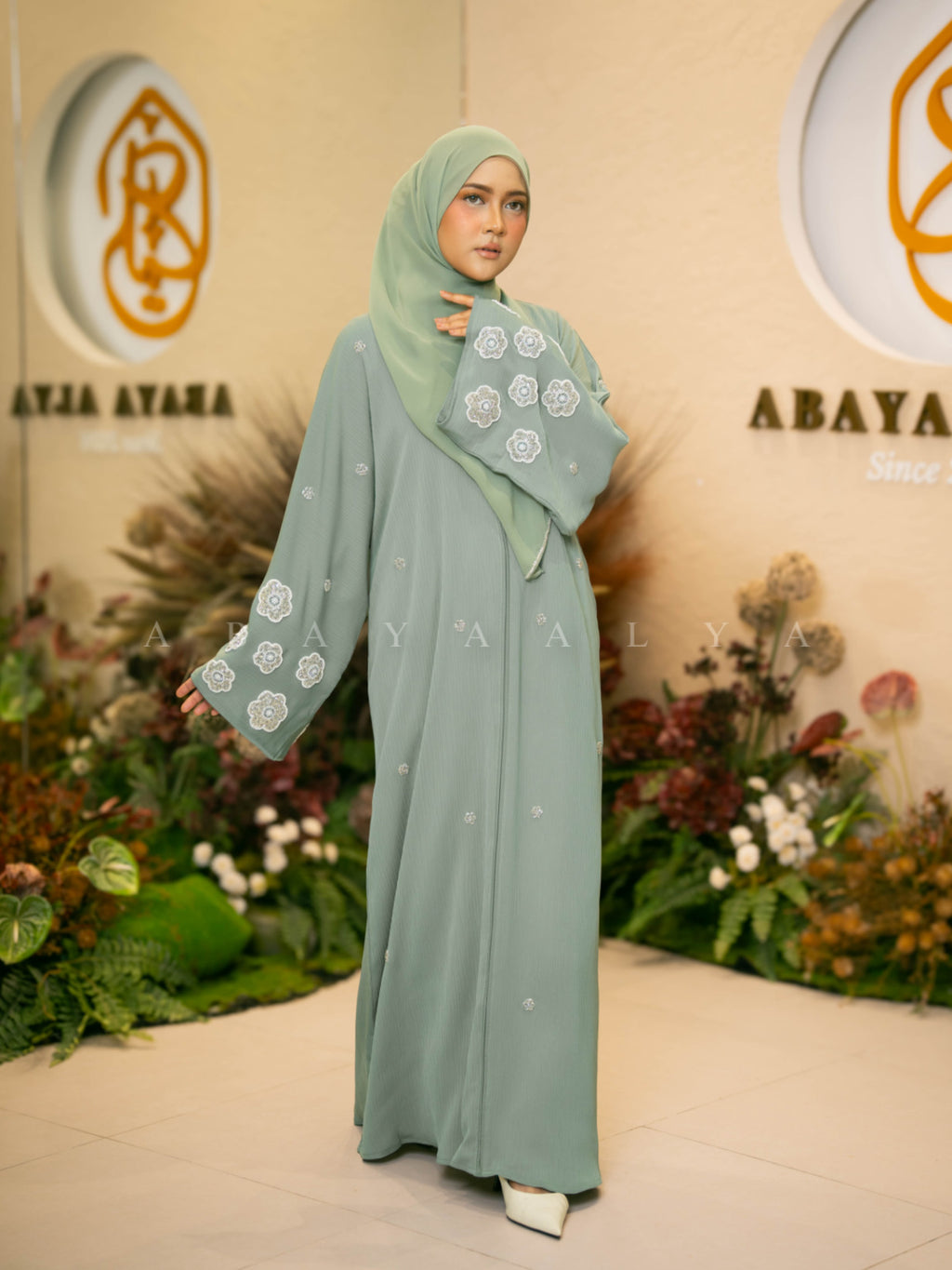 (PRE-ORDER) Haifa Abaya