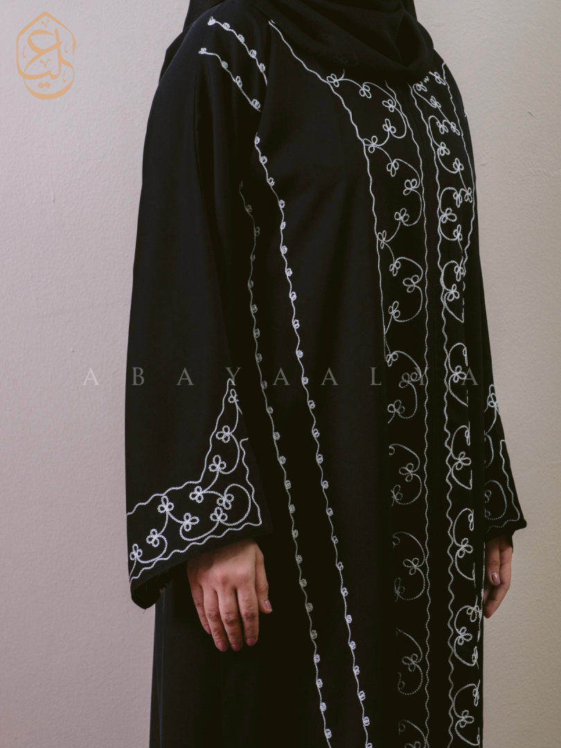 Najma Abaya