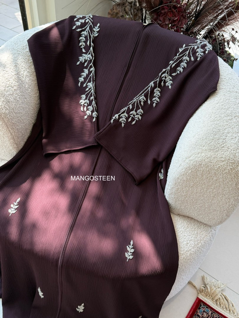 Nayla Abaya